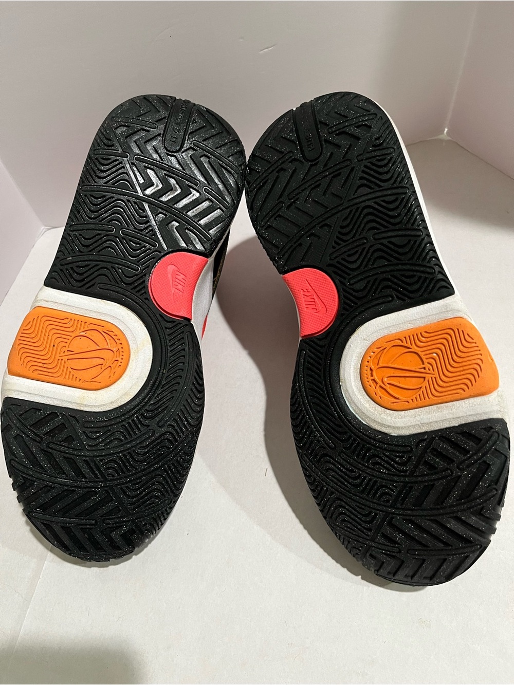 Nike Boys Stylish Team Hustle D 11 Sneakers in Pink/Orange/Black/White SIZE 7Y - Picture 6 of 12